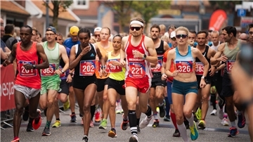 Rund 25 Prozent mehr Teilnehmer liefen beim diesjährigen 23. Küstenmarathon in Otterndorf mit. Foto: Keck