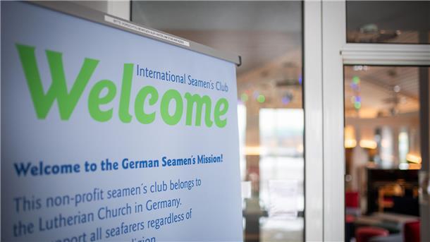 Rund 30 hauptamtliche Mitarbeitende der Deutschen Seemannsmission tagen derzeit bei Cuxhaven, um ihre Zusammenarbeit zu verbessern.