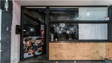 Rund 350 Vermummte auf Zypern zerstörten Geschäfte von Migranten und griffen die Menschen selbst an.