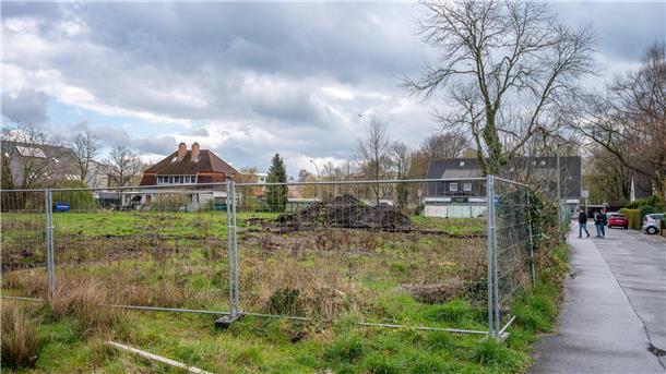 Blick über das neu entwickelte Areal am Hakenweg in Bremerhaven-Leherheide  auf die Einmündung zum Mecklenburger Weg.