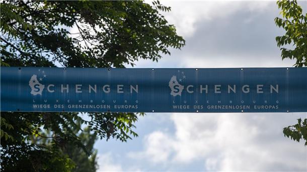 Von wegen grenzenlos: Ärger in Schengen über Kontrollen Rund 50.000 Deutsche arbeiten in Luxemburg.