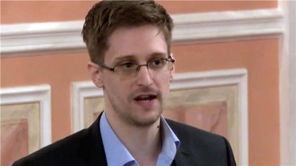 Putin gewährt Snowden russische Staatsbürgerschaft Russlands Präsident Wladimir Putin hat dem ehemaligen US-Sicherheitsbeauftragten Edward Snowden die russische Staatsbürgerschaft verliehen.