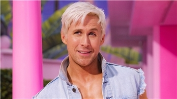 Ryan Gosling gibt den lebendig gewordenen Ken aus dem Barbie-Universum.