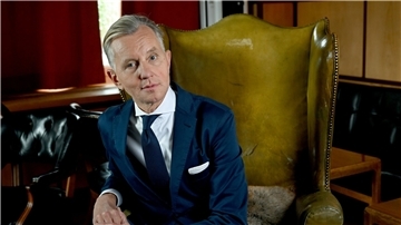 Sänger Max Raabe könnte auf den Winter gut verzichten.