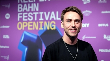 Sänger und Musiker Clueso sprach beim Hamburger Reeperbahn-Festival über seine frühen Ambitionen in der Branche.
