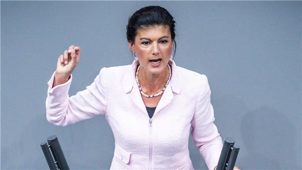 Der lange Abschied der Sahra Wagenknecht von der Linken Sahra Wagenknecht bei einer Bundestagsdebatte.