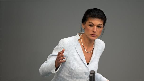 Ausländer-Straftaten: Wagenknecht fordert Kanzleramts-Gipfel Sahra Wagenknecht im Bundestag - bundesweit steht das BSW bei etwa fünf Prozent.
