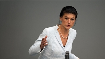 Sahra Wagenknecht im Bundestag - bundesweit steht das BSW bei etwa fünf Prozent.