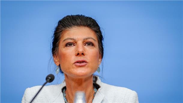 Koalition mit BSW? Umfragehoch heizt Debatte an Sahra Wagenknecht kommt einer Umfrage zufolge mit ihrer Partei in Thüringen derzeit auf 21 Prozent.