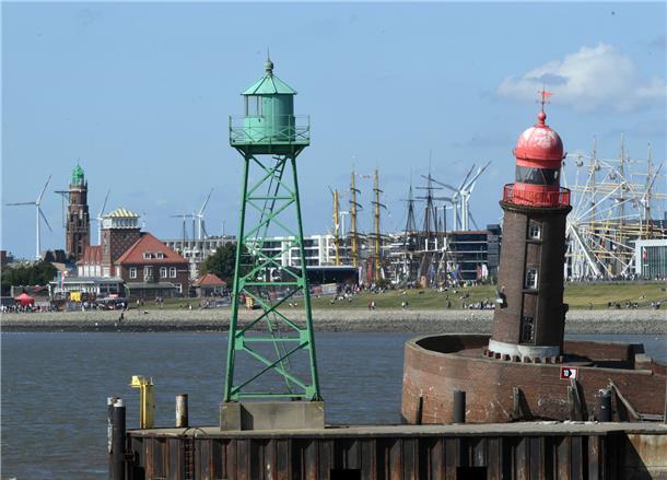 Samstag, 20. August: Im Landschaftsbild wirkt der abgesackte Turm besonders.