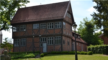 Das Königin-Christinenhaus ist mit etwa 400 Jahren der älteste Profanbau in Zeven. 