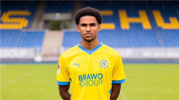 Eintracht Braunschweig bereit für Zweitliga-Start Sanoussy Ba trifft für Eintracht Braunschweig vor dem Zweitliga-Auftakt.