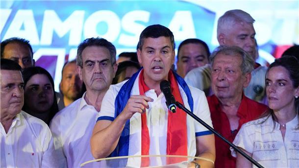 Regierungskandidat Peña gewinnt Wahl in Paraguay Santiago Pena, Präsidentschaftskandidat der Regierungspartei Colorado, spricht in Asuncion.