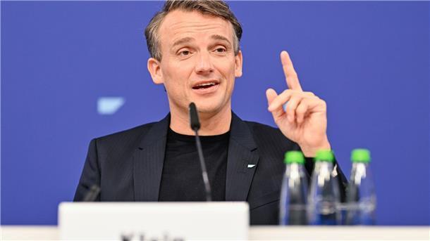 SAP-Chef Klein wehrt sich gegen Kritik wegen gestrichener Frauenquote. (Archivbild)