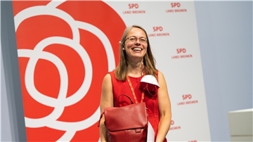 Sascha Aulepp (SPD) ist neue Bildungssenatorin für Bremerhaven und Bremen, hier während des SPD-Parteitags im Juni, auf dem sie nominiert wurde. Am Mittwoch wählte sie die Bürgerschaft.