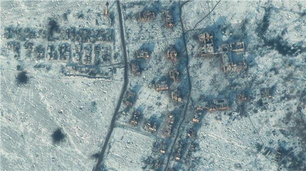 Moskau meldet Einnahme von Soledar - Erster Erfolg seit Juli Satellitenaufnahme von zerstörten Gebäuden im ukrainischen Soledar.