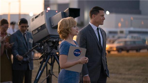 Scarlett Johansson und Channing Tatum auf dem Weg zum Mond Scarlett Johansson spielt in „To the Moon“ eine gerissene PR-Expertin.