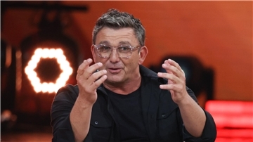 Schauspieler Hans Sigl - hier noch als Gast in der ARD-Show „Verstehen Sie Spaß?“ zu sehen: Wird er auch seine Rolle als Moderator meistern?