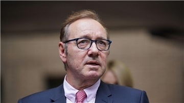 Schauspieler Kevin Spacey ist in allen Anklagepunkten freigesprochen worden.