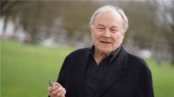 Klaus Maria Brandauer mag Fitness mit Genuss Schauspieler Klaus Maria Brandauer geht auf Lesereise.