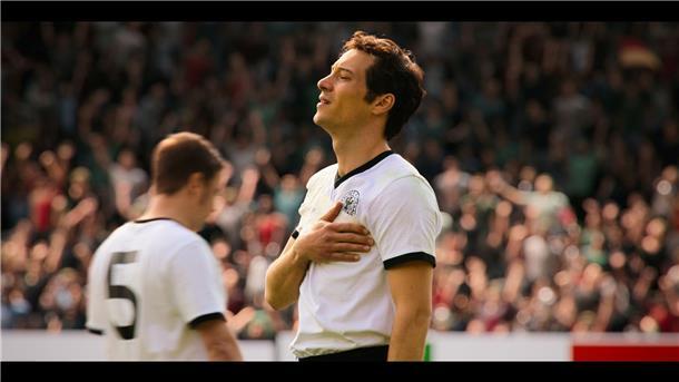„Der Kaiser“: Gnädiger Film über Franz Beckenbauer Schauspieler Klaus Steinbacher in seiner Rolle als Franz Beckenbauer in „Der Kaiser“.