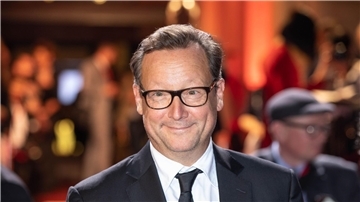 Schauspieler Matthias Brandt geht an Silvester am liebsten früh ins Bett.