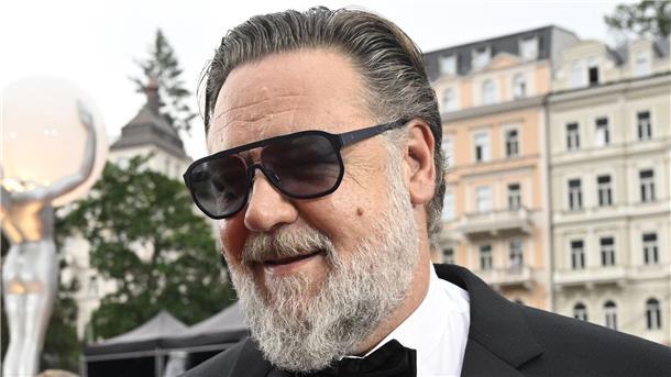Russell Crowe schätzt an Deutschland die Autobahn Schauspieler Russell Crowe hat verraten, was er an Deutschland mag.