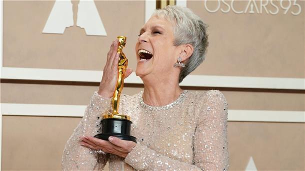 „Im Westen nichts Neues“ gewinnt vier Oscars Schauspielerin Jamie Lee Curtis mit dem Oscar für die beste Leistung als Nebendarstellerin.