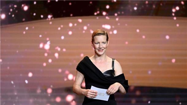 Filmfest München eröffnet mit Sandra Hüller Schauspielerin Sandra Hüller bei der Verleihung des Deutschen Filmpreises als Laudatorin.