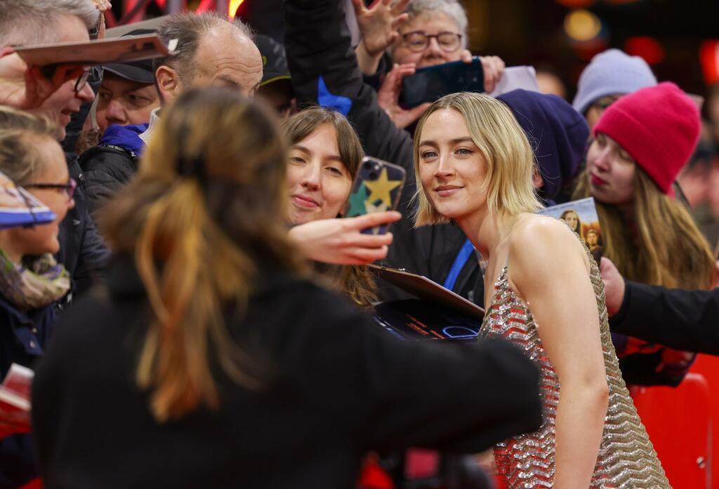 Favoriten und Hollywood-Besuch bei der Berlinale Schauspielerin Saoirse Ronan kam zu der Premiere ihres Films „The Outrun“.