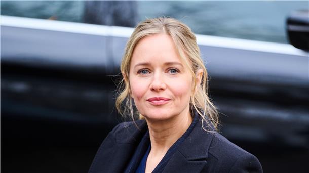 Stefanie Stappenbeck war in sehr exklusiver Schulclique Schauspielerin Stefanie Stappenbeck spielt die Rolle der Linett Wachow im ZDF-Quotenhit „Ein starkes Team“.