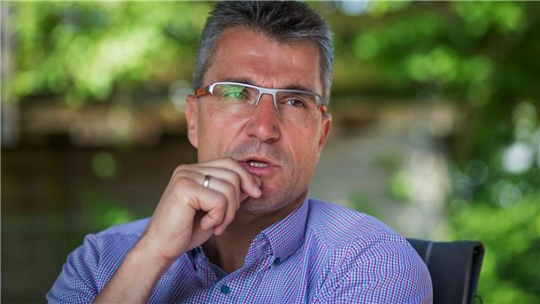 Schiedsrichter-Boss kann sich im Pokal VAR light vorstellen Schiedsrichter-Chef Knut Kircher kann sich eine Pokal-Reform beim Einsatz des Video-Assistenten vorstellen.