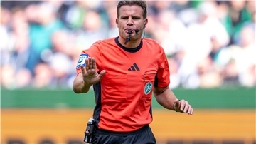 Schiedsrichter Felix Brych bestand vor seinem Comeback einen vorgeschriebenen Lauftest erst im zweiten Versuch.