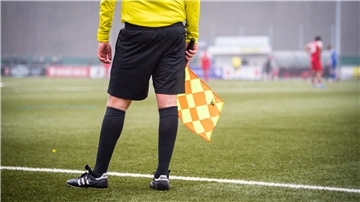 Schiedsrichter im Fußball werden gesucht.