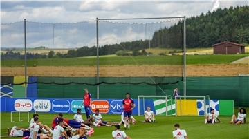 Schön hatten es die Spanier in ihrem EM-Quartier in Donaueschingen. Die Iberer spielten so, wie dieser idyllische Landstrich nicht nur an sonnigen Sommertagen ist. 