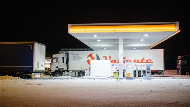 Schöner kann mal wohl kaum über Raststätten schwärmen: «Ein Ort von hinreißender Durchschnittlichkeit, ein Traum in Nullachtfünfzehn, asphaltgewordene Normalität» sei Garbsen Nord, befindet Autor Florian Werner.