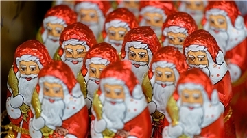 Schoko-Weihnachtsmänner sind in diesem Jahr vielfach deutlich teurer als 2023.