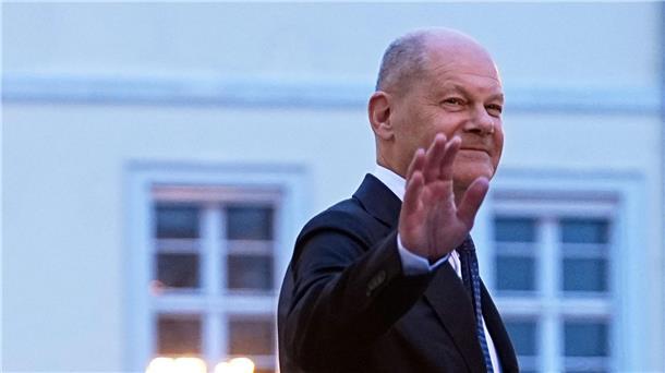 Scholz fordert eine sorgfältige Prüfung eines möglichen Verbotsverfahrens gegen die AfD. (Archivbild)