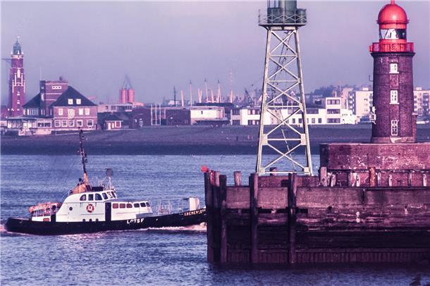 Der Molenturm lebt! Eine Facebook-Gruppe bewahrt die Erinnerung Schon in den 1970er-Jahren war der Molenturm mit der roten Kuppel ein wichtiges Symbol von Bremerhaven - lange bevor die Havenwelten gebaut wurden.