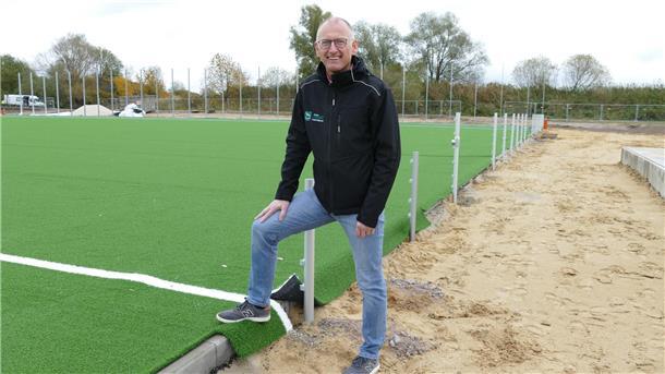 Schon während der Bauarbeiten ist Bürgermeister Detlef Wellbrock guten Mutes gewesen, dass der neue Platz gut ankommt. Inzwischen ist täglich Betrieb auf der Fläche.  