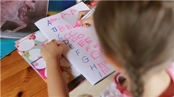 Schreiben lernen vor der Schule? Wenn die Kinder Lust drauf haben, ist Vorauslernen in Ordnung