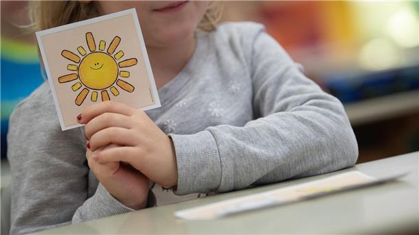 Seelische Gesundheit: Wie geht es Kindern und Jugendlichen? Seelisch gesunde Kinder können auch ihren Alltag in Schule und Freizeit gut bewältigen (Archivbild)