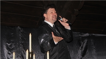 Oliver Stahmer singt beim Musical-Abend im Oldenburger Haus