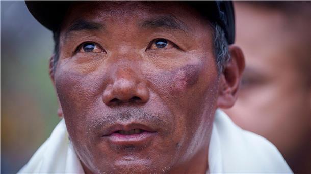 Nepalesischer Bergführer besteigt Mount Everest zum 30. Mal Seit 1994 hat Kami Rita Sherpa fast jedes Jahr den Mount Everest bestiegen - inzwischen 30 Mal.