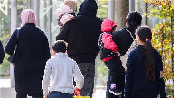 Weniger Menschen beantragen Asyl in Niedersachsen Seit 2014 hat sich die Zahl der Flüchtlinge in Niedersachsen fast verzehnfacht. (Archivbild)