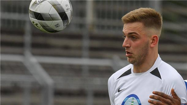 Seit 2017 trägt der Bremerhavener Michel Leon Hahn das Trikot des SSV Jeddeloh in der Regionalliga Nord. 