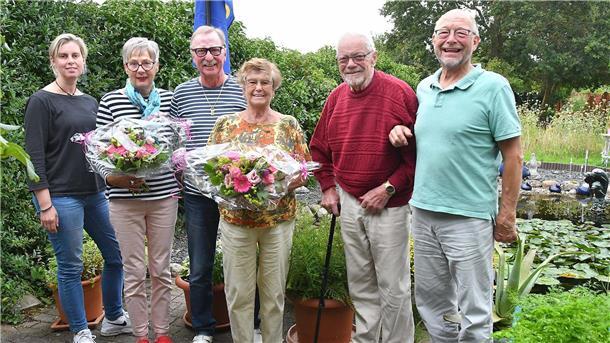 Seit 50 Jahren verbringt Rosemarie Knese (Mitte) Urlaub in Wremen.