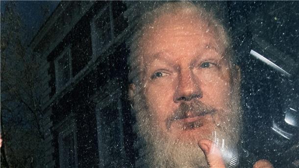 Julian Assange: Held oder Schurke? Seit April 2019 saß Assange im Londoner Hochsicherheitsgefängnis Belmarsh ein.