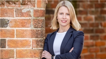 Seit dem 1. Januar ist die Ebersdorferin Stefanie Kase im dreiköpfigen Führungsteam der Volksbank eG Osterholz Bremervörde. Sie leitet gemeinsam mit Jan Mackenberg und Michael Kersting das Kreditinstitut.