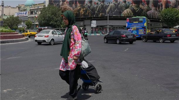 Wie Menschen in Teheran auf die Waffenruhe blicken Seit dem Ende des israelischen Angriffe sind viele Iraner erleichtert - aber auch enttäuscht über eine verpasste Chance.